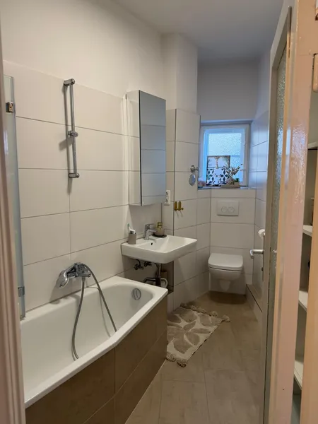 Zuhause mit 2 Zimmern und Balkon in Berlin — photo 1